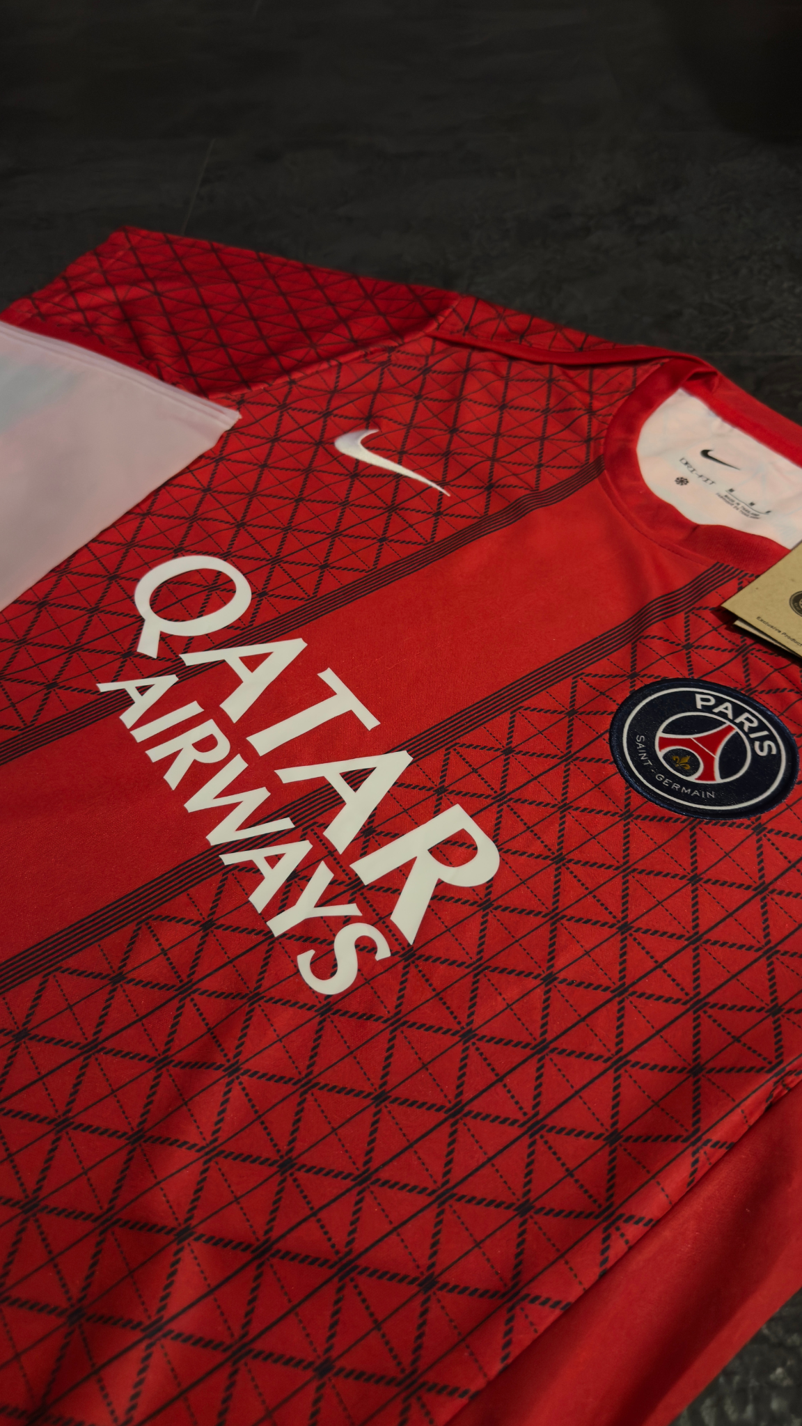 Paris Saint-Germain – Maillot Pré-Match 2025/2026 – Rouge & Bleu Nuit - dos