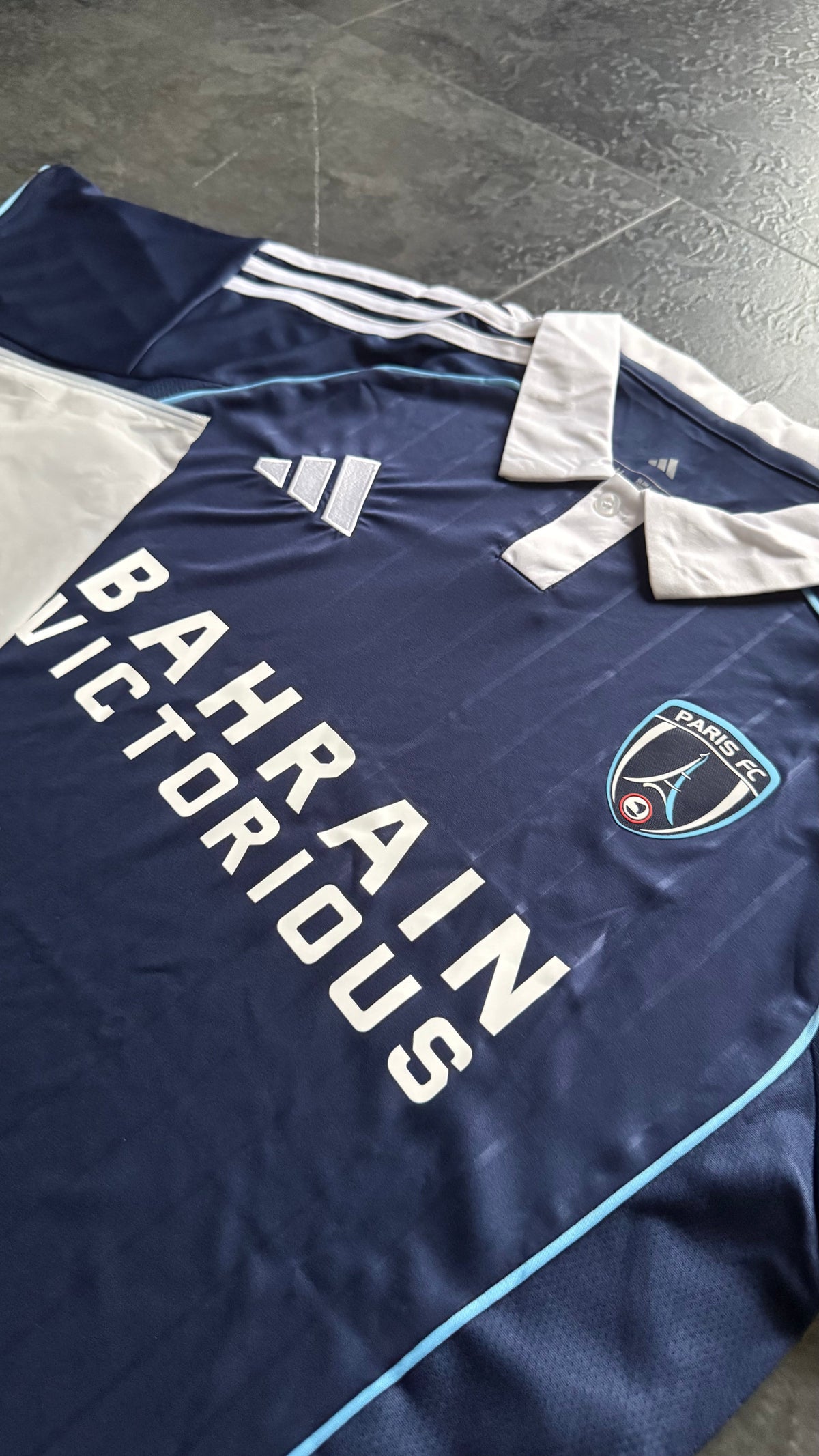 Paris FC – Maillot Domicile 2025/26 – Bleu Marine, Blanc - dos