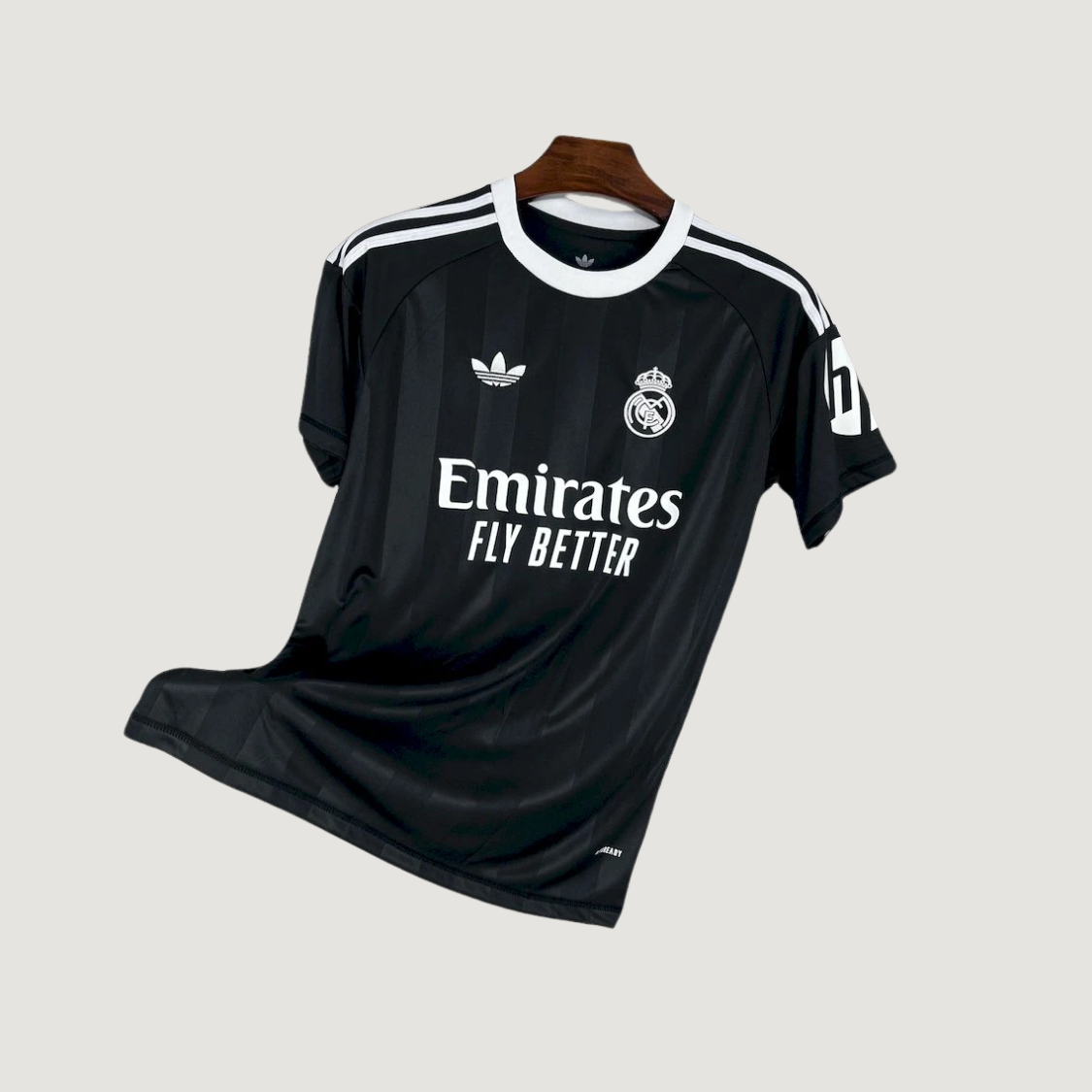 Real Madrid – Maillot Goalkeeper 2025/26 – Noir, Blanc - avant