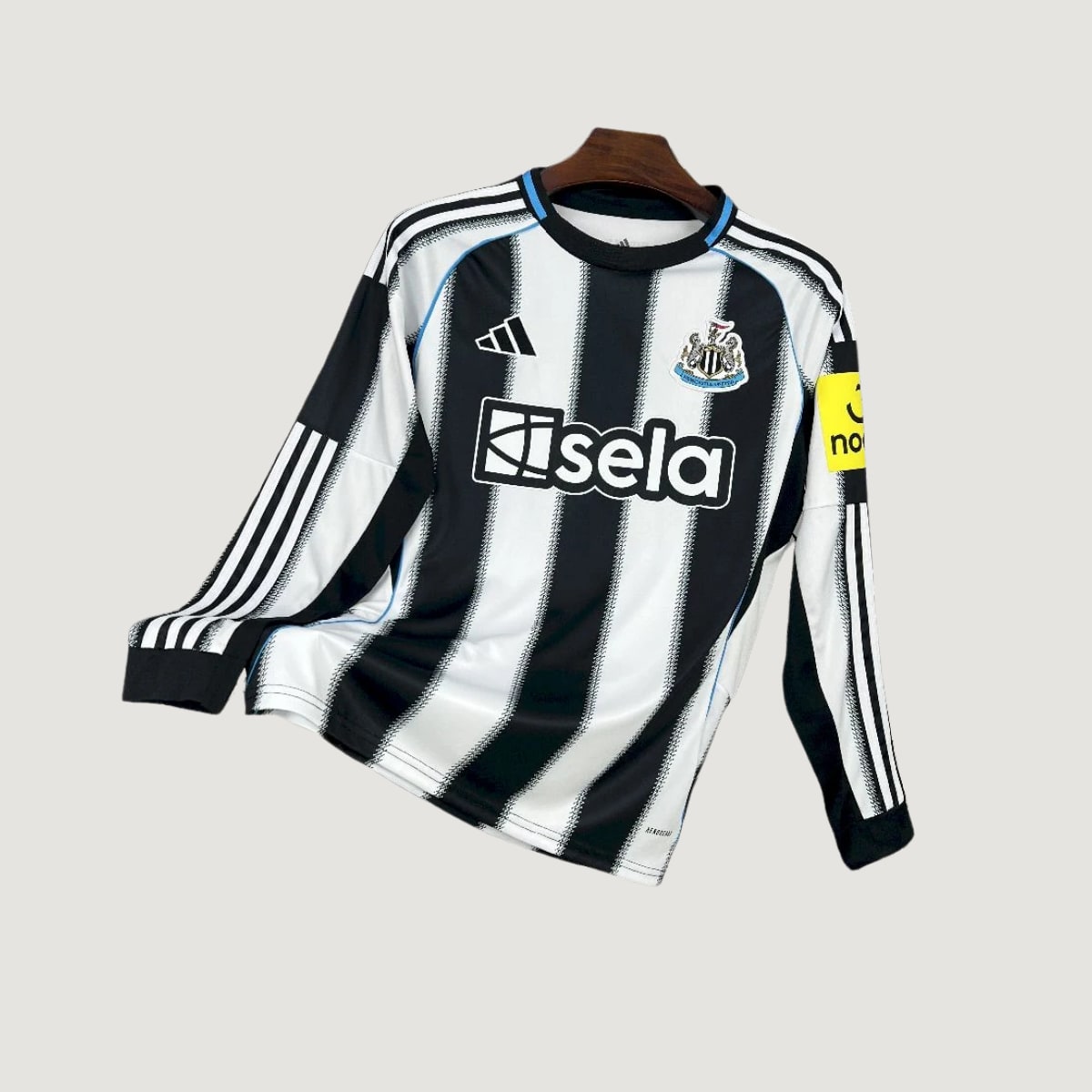 Newcastle – Maillot Domicile 25/26 – Noir, Blanc (Manches Longues) - avant