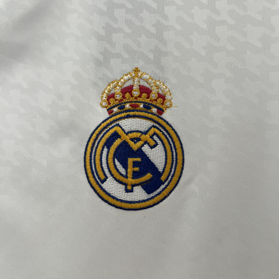 Real Madrid - Maillot Domicile 24/25 - Blanc / Noir ( Fan ) DERBYX