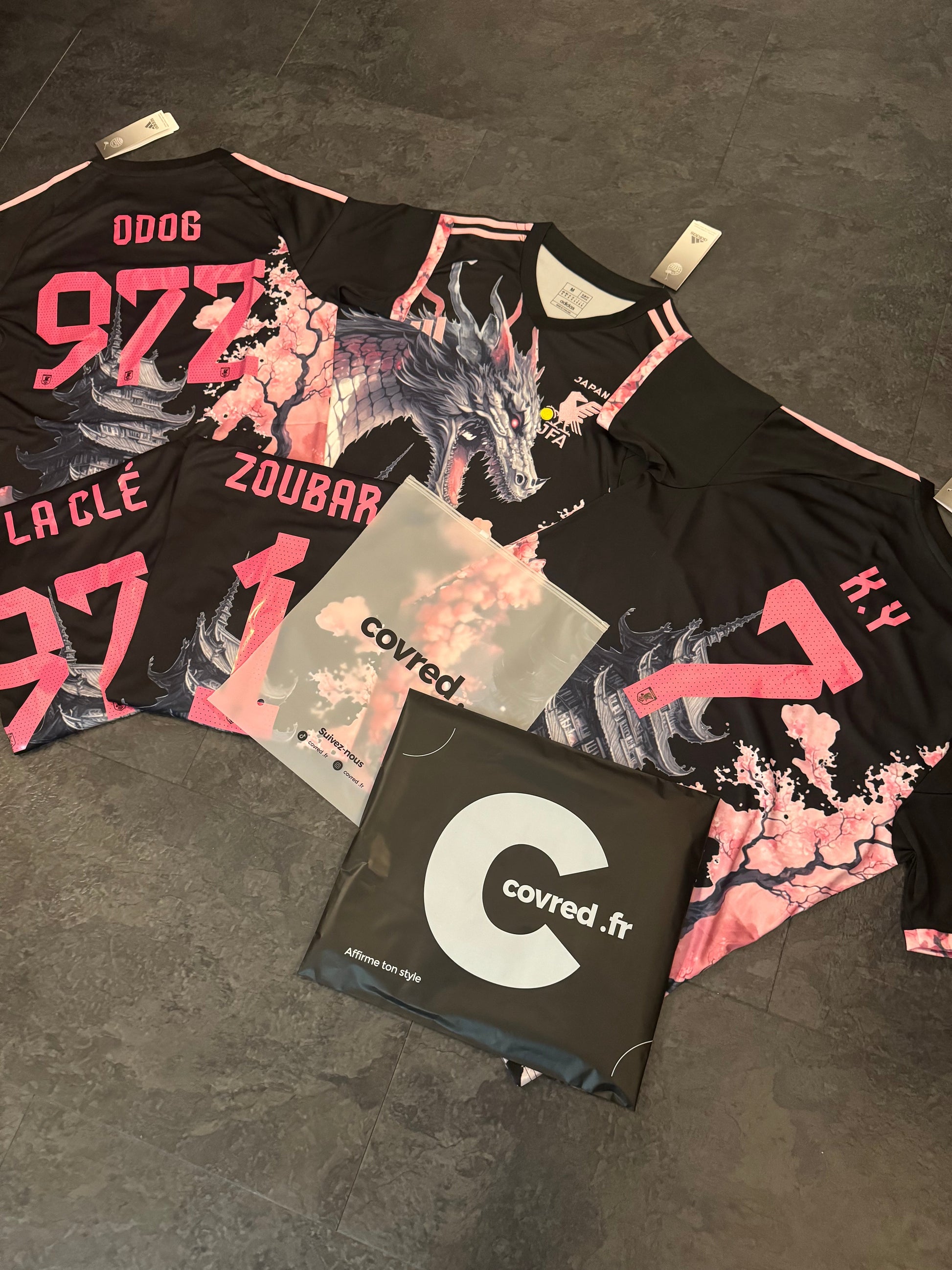 Japon - Concept - Rose, Noir 2 ( Fan ) DERBYX