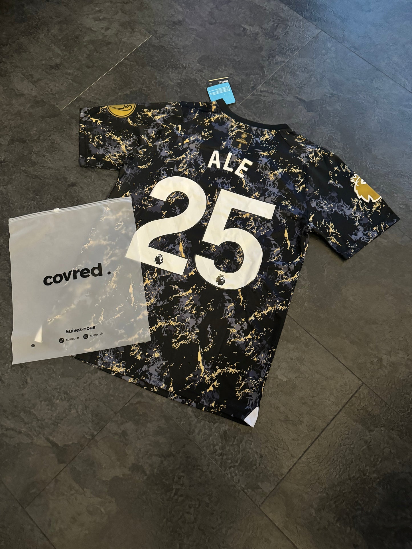 Manchester City - Maillot Édition Spéciale 23/24 - Noir, Or DERBYX