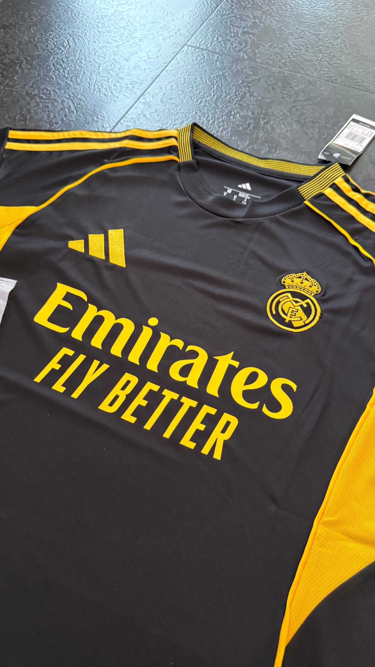 Real Madrid – Maillot Extérieur 25/26 – Noir, Jaune - dos