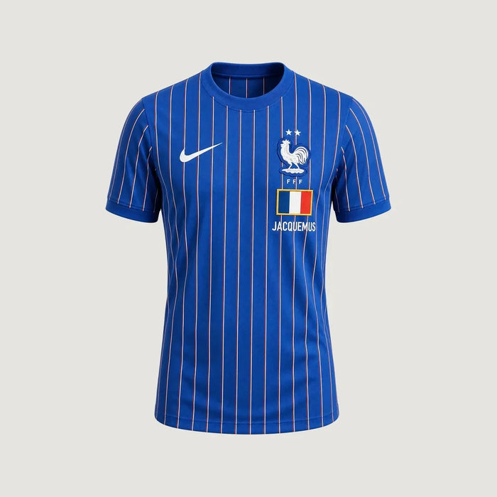 France x JACQUEMUS – Maillot Avant-Match 2026 – Bleu, Blanc, Rouge - avant